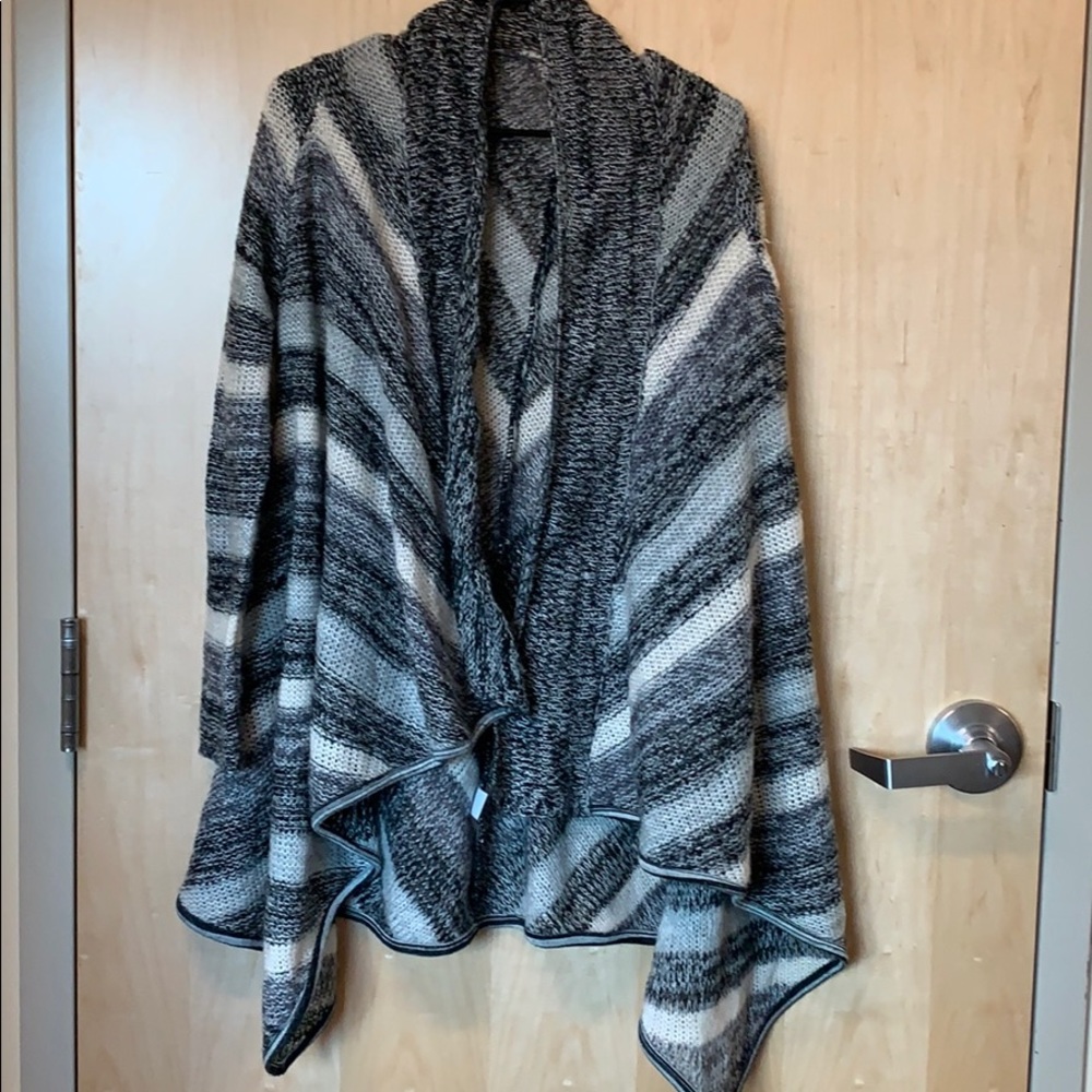 Grey shrug/oversweater (oversized)